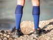 Compressport R2V2 kompressziós szár Blue uniszex